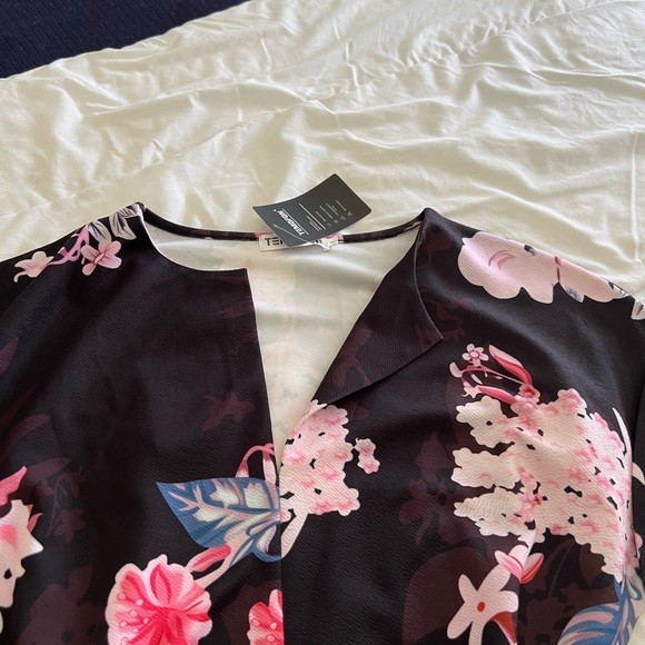 😍😍Dress 😍😍 - Picture 4 of 8